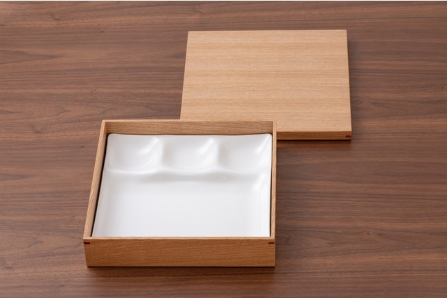 正方形白木箱（大）4ツ仕切プレート