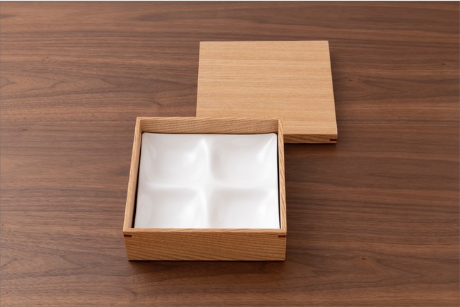 正方形白木箱（小）一段 4ツ仕切プレート