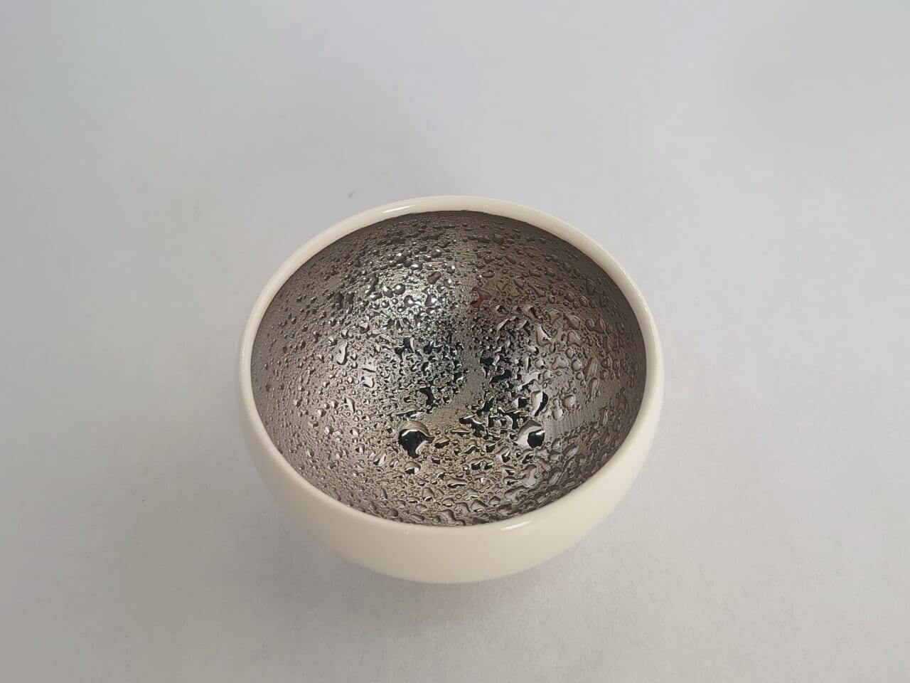 鈴木義宣「 space ware 酒盃 」 （径 7 ×高 3.7cm、箱後日） 13, 200 円（税込）