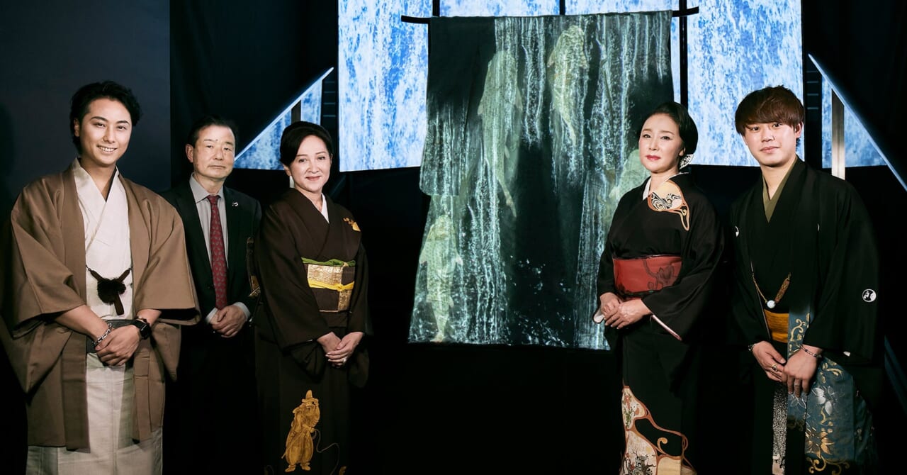 Digital art work of kimono by projection mapping (in cooperation with Yamaguchi Art Textile Co., Ltd., actress Yuko Asano)