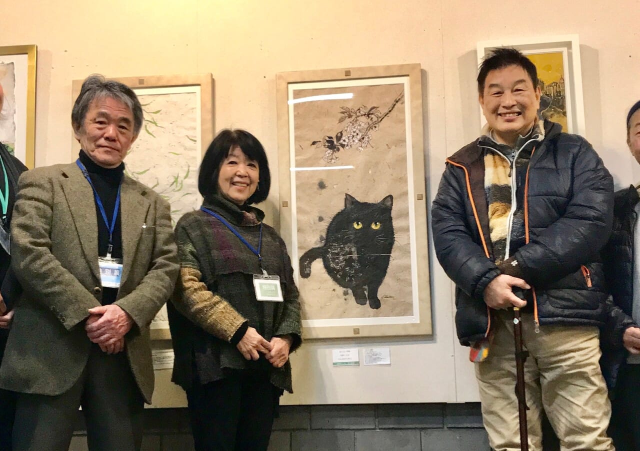 左から画商（株式会社アート・プランドゥ）の山下武幸・萩悦子、作家の勝間としを