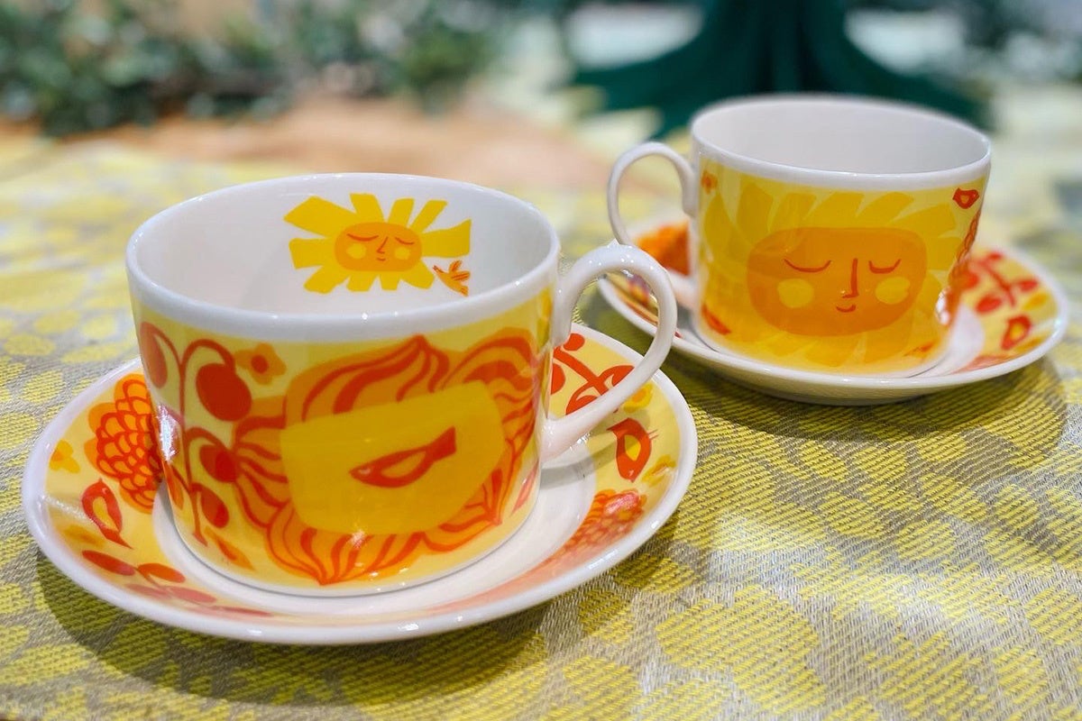 北欧屋台限定カップ＆ソーサー「Onnellinen」3,960円(税込)