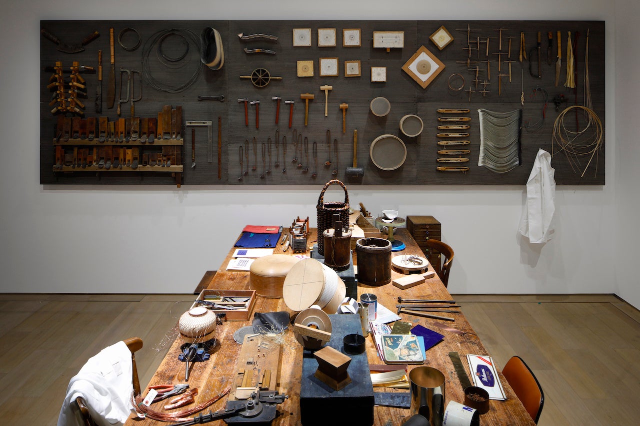 GO ON《100年先にある修繕工房》2023年　作家蔵 京都市京セラ美術館 特別展「跳躍するつくり手たち：人と自然の未来を見つめるアート、デザイン、テクノロジー」展示風景　撮影：来田猛