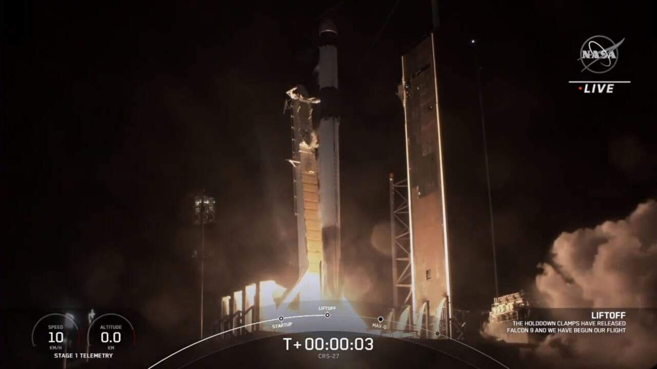 NASA公式YouTubeライブ配信の様子　©NASA