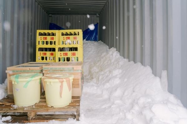 雪室内の貯蔵の様子