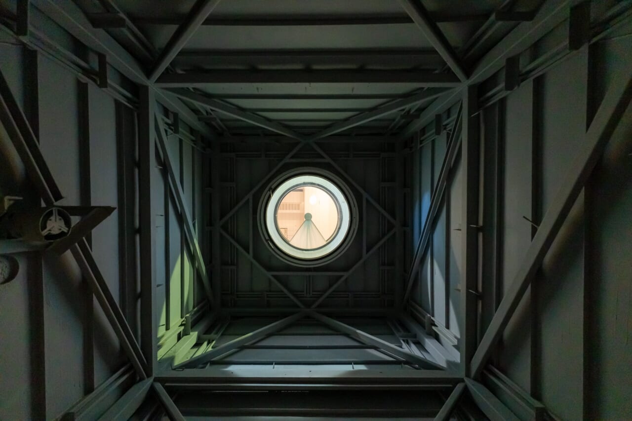 スケルトンのカプセル内観　撮影：山根 かおり